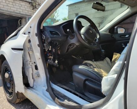 Белый Рено Меган, объемом двигателя 1.6 л и пробегом 63 тыс. км за 7000 $, фото 5 на Automoto.ua