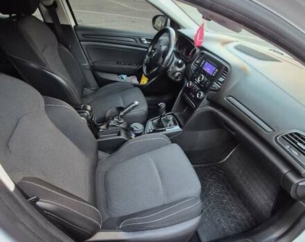 Белый Рено Меган, объемом двигателя 1.6 л и пробегом 143 тыс. км за 14000 $, фото 9 на Automoto.ua