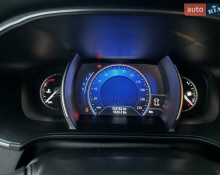 Белый Рено Меган, объемом двигателя 1.46 л и пробегом 100 тыс. км за 21000 $, фото 5 на Automoto.ua