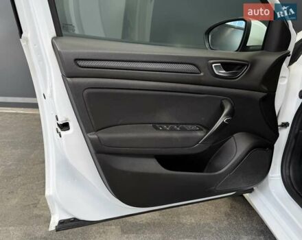 Белый Рено Меган, объемом двигателя 1.5 л и пробегом 102 тыс. км за 14800 $, фото 46 на Automoto.ua