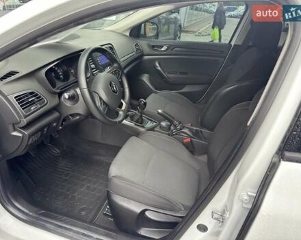 Білий Рено Меган, об'ємом двигуна 1.6 л та пробігом 52 тис. км за 13200 $, фото 6 на Automoto.ua