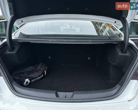 Белый Рено Меган, объемом двигателя 1.46 л и пробегом 100 тыс. км за 21000 $, фото 12 на Automoto.ua