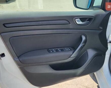 Белый Рено Меган, объемом двигателя 1.46 л и пробегом 98 тыс. км за 16400 $, фото 24 на Automoto.ua