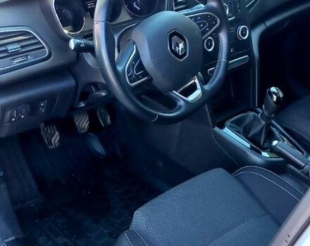 Белый Рено Меган, объемом двигателя 1.6 л и пробегом 49 тыс. км за 14000 $, фото 3 на Automoto.ua