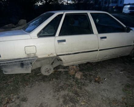 Рено Меган 2000 в Глубокой на Automoto.ua Белый Рено Меган, объемом двигателя 2.5 л и пробегом 3 тыс. км за 500 $, фото 2 на Automoto.ua