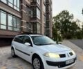 Белый Рено Меган, объемом двигателя 1.6 л и пробегом 258 тыс. км за 3699 $, фото 1 на Automoto.ua