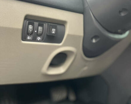 Рено Меган 2004 в Киеве на Automoto.ua Белый Рено Меган, объемом двигателя 1.6 л и пробегом 234 тыс. км за 4999 $, фото 16 на Automoto.ua