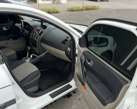 Рено Меган 2004 в Киеве на Automoto.ua Белый Рено Меган, объемом двигателя 1.6 л и пробегом 234 тыс. км за 4999 $, фото 11 на Automoto.ua