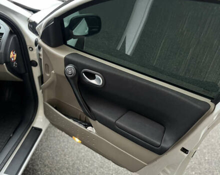 Белый Рено Меган, объемом двигателя 1.6 л и пробегом 236 тыс. км за 4850 $, фото 12 на Automoto.ua