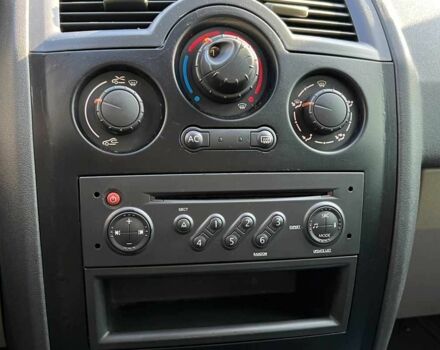 Белый Рено Меган, объемом двигателя 1.6 л и пробегом 200 тыс. км за 3750 $, фото 13 на Automoto.ua