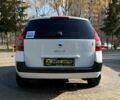 Белый Рено Меган, объемом двигателя 1.6 л и пробегом 200 тыс. км за 3750 $, фото 5 на Automoto.ua