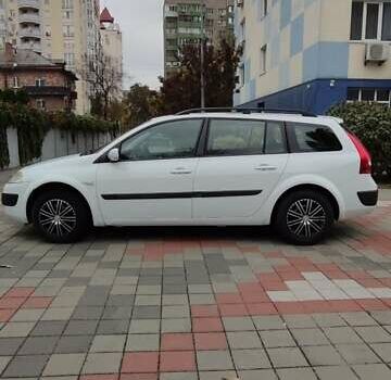 Белый Рено Меган, объемом двигателя 1.6 л и пробегом 197 тыс. км за 5300 $, фото 2 на Automoto.ua