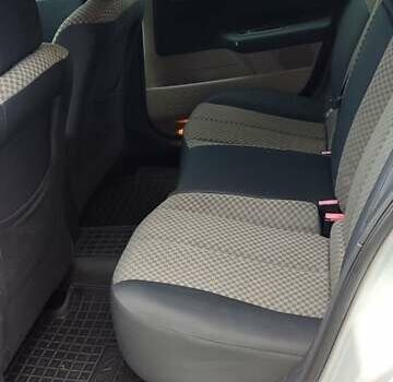 Белый Рено Меган, объемом двигателя 1.6 л и пробегом 197 тыс. км за 5300 $, фото 11 на Automoto.ua