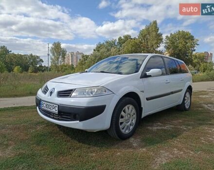 Белый Рено Меган, объемом двигателя 1.46 л и пробегом 230 тыс. км за 5700 $, фото 4 на Automoto.ua