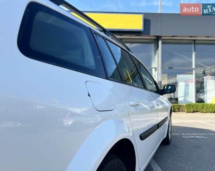Белый Рено Меган, объемом двигателя 1.6 л и пробегом 235 тыс. км за 5200 $, фото 9 на Automoto.ua