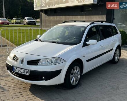 Белый Рено Меган, объемом двигателя 1.6 л и пробегом 235 тыс. км за 5200 $, фото 3 на Automoto.ua