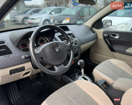 Белый Рено Меган, объемом двигателя 1.6 л и пробегом 209 тыс. км за 5700 $, фото 10 на Automoto.ua