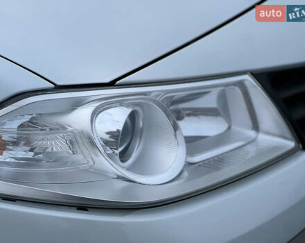 Белый Рено Меган, объемом двигателя 1.6 л и пробегом 209 тыс. км за 5700 $, фото 14 на Automoto.ua