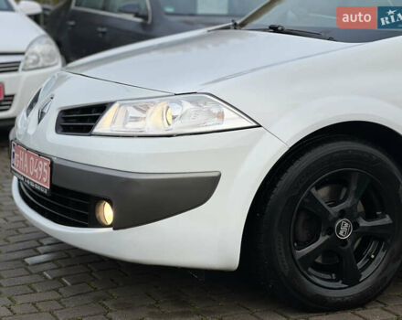 Белый Рено Меган, объемом двигателя 1.6 л и пробегом 209 тыс. км за 5700 $, фото 6 на Automoto.ua