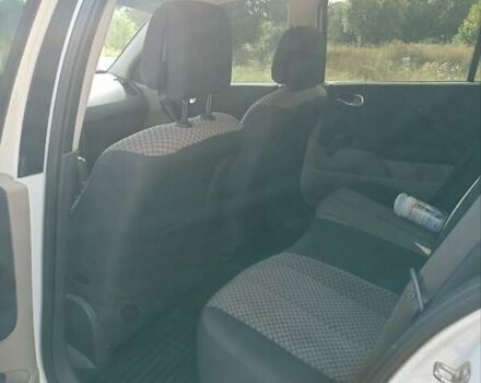 Белый Рено Меган, объемом двигателя 1.46 л и пробегом 230 тыс. км за 5700 $, фото 8 на Automoto.ua