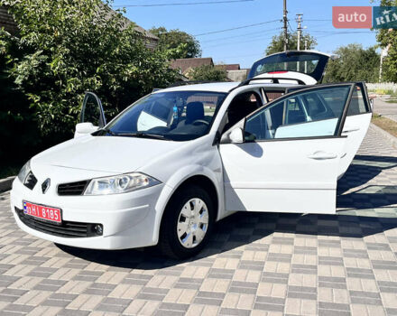 Белый Рено Меган, объемом двигателя 1.6 л и пробегом 157 тыс. км за 6200 $, фото 10 на Automoto.ua