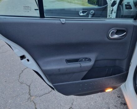 Белый Рено Меган, объемом двигателя 1.6 л и пробегом 245 тыс. км за 4999 $, фото 11 на Automoto.ua