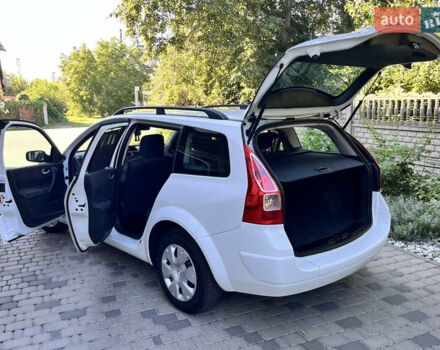 Белый Рено Меган, объемом двигателя 1.6 л и пробегом 157 тыс. км за 6200 $, фото 38 на Automoto.ua