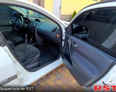 Белый Рено Меган, объемом двигателя 1.6 л и пробегом 302 тыс. км за 4999 $, фото 8 на Automoto.ua