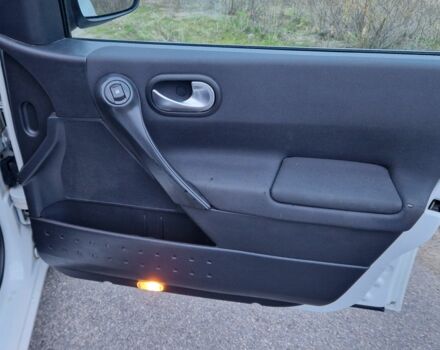 Белый Рено Меган, объемом двигателя 1.6 л и пробегом 245 тыс. км за 4999 $, фото 15 на Automoto.ua