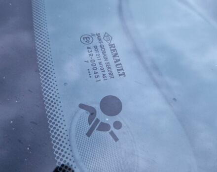 Белый Рено Меган, объемом двигателя 1.6 л и пробегом 245 тыс. км за 4999 $, фото 20 на Automoto.ua