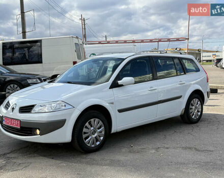 Белый Рено Меган, объемом двигателя 1.6 л и пробегом 198 тыс. км за 5800 $, фото 1 на Automoto.ua