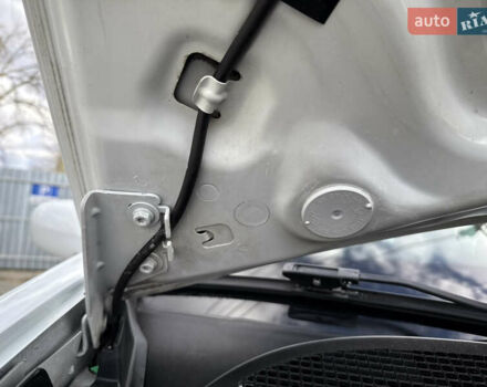 Белый Рено Меган, объемом двигателя 1.6 л и пробегом 198 тыс. км за 5800 $, фото 56 на Automoto.ua