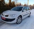 Белый Рено Меган, объемом двигателя 1.6 л и пробегом 235 тыс. км за 6200 $, фото 2 на Automoto.ua