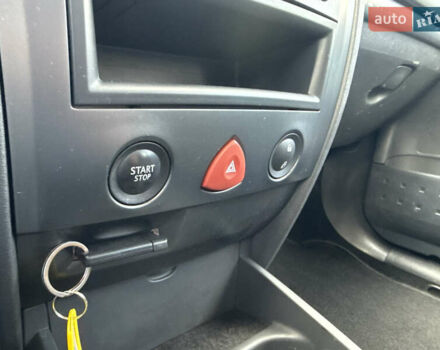 Белый Рено Меган, объемом двигателя 1.6 л и пробегом 198 тыс. км за 5800 $, фото 32 на Automoto.ua