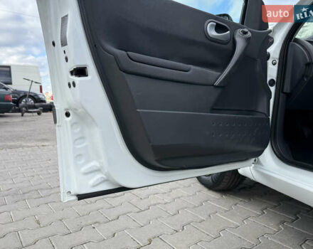 Белый Рено Меган, объемом двигателя 1.6 л и пробегом 198 тыс. км за 5800 $, фото 21 на Automoto.ua