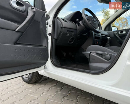 Белый Рено Меган, объемом двигателя 1.6 л и пробегом 198 тыс. км за 5800 $, фото 22 на Automoto.ua