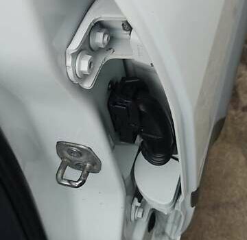 Белый Рено Меган, объемом двигателя 1.9 л и пробегом 327 тыс. км за 6500 $, фото 28 на Automoto.ua