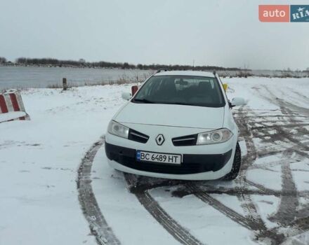 Белый Рено Меган, объемом двигателя 1.6 л и пробегом 210 тыс. км за 5200 $, фото 3 на Automoto.ua