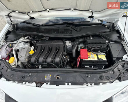 Белый Рено Меган, объемом двигателя 1.6 л и пробегом 198 тыс. км за 5800 $, фото 54 на Automoto.ua