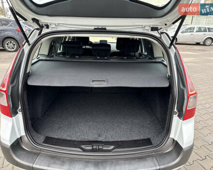 Белый Рено Меган, объемом двигателя 1.6 л и пробегом 198 тыс. км за 5800 $, фото 42 на Automoto.ua