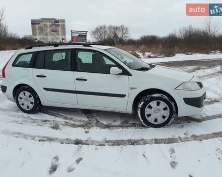 Белый Рено Меган, объемом двигателя 1.6 л и пробегом 210 тыс. км за 5200 $, фото 1 на Automoto.ua