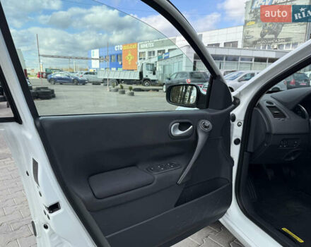 Белый Рено Меган, объемом двигателя 1.6 л и пробегом 198 тыс. км за 5800 $, фото 20 на Automoto.ua