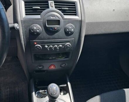 Белый Рено Меган, объемом двигателя 1.46 л и пробегом 268 тыс. км за 4000 $, фото 7 на Automoto.ua