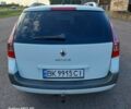 Белый Рено Меган, объемом двигателя 1.5 л и пробегом 285 тыс. км за 5100 $, фото 18 на Automoto.ua