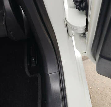 Белый Рено Меган, объемом двигателя 1.9 л и пробегом 327 тыс. км за 6500 $, фото 21 на Automoto.ua