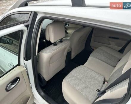 Білий Рено Меган, об'ємом двигуна 1.6 л та пробігом 200 тис. км за 4500 $, фото 4 на Automoto.ua