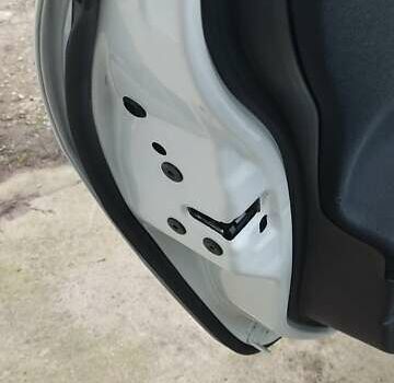 Белый Рено Меган, объемом двигателя 1.9 л и пробегом 327 тыс. км за 6500 $, фото 25 на Automoto.ua