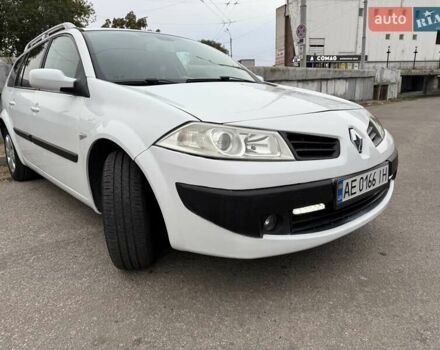 Рено Меган 2008 в Днепре (Днепропетровске) на Automoto.ua Белый Рено Меган, объемом двигателя 1.46 л и пробегом 213 тыс. км за 5500 $, фото 1 на Automoto.ua