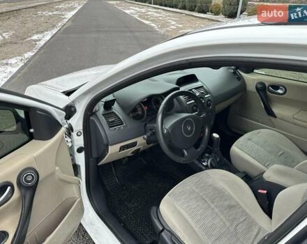 Білий Рено Меган, об'ємом двигуна 1.6 л та пробігом 200 тис. км за 4500 $, фото 7 на Automoto.ua