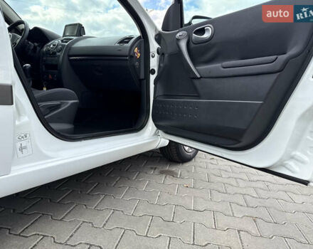 Белый Рено Меган, объемом двигателя 1.6 л и пробегом 198 тыс. км за 5800 $, фото 50 на Automoto.ua